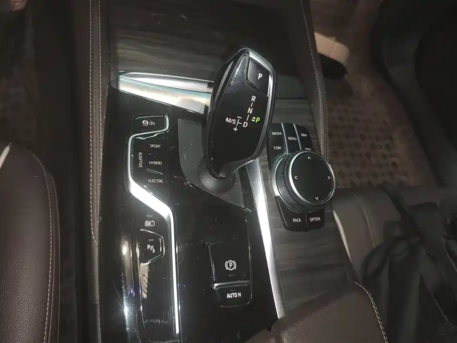BMW 5 Series New Energy 2021 — фото 16