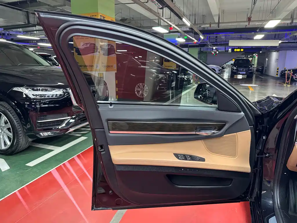 BMW 7 Series 2014 — фото 16