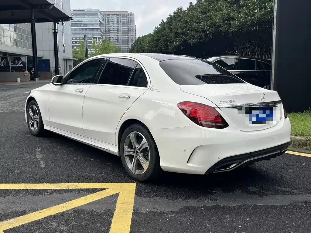 Mercedes-Benz C-Class 2019 — фото 2