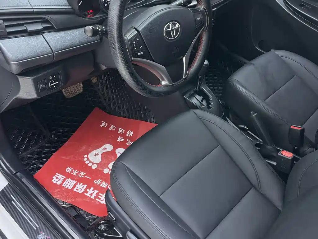 Toyota Yaris L 2023 — фото 12