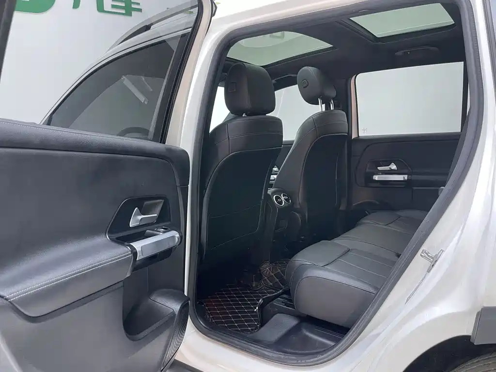 Mercedes-Benz GLB 2020 — фото 19