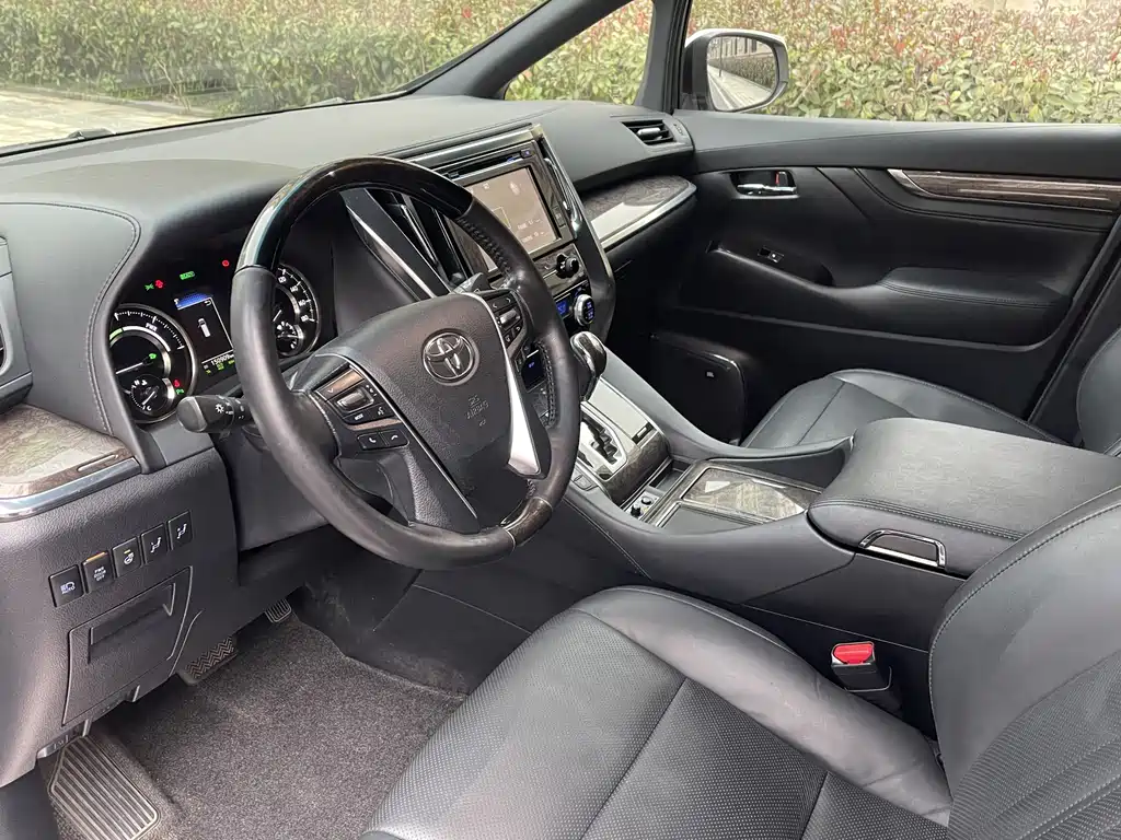 Toyota Vellfire 2020 — фото 8