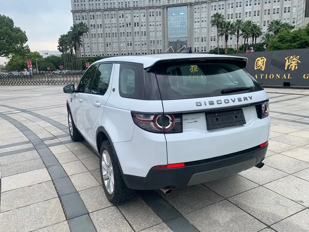 Land Rover Discovery Sport 2017 — фото 9