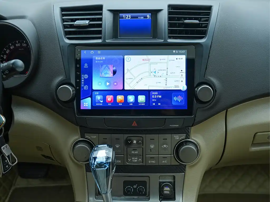 Toyota Highlander 2010 — фото 24
