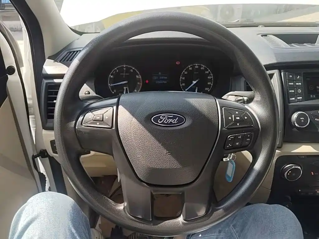 Ford Everest 2018 — фото 11