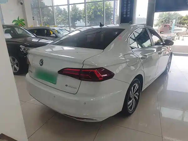 Volkswagen Bora EV 2021