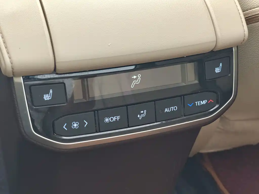 Toyota Highlander 2022 — фото 23