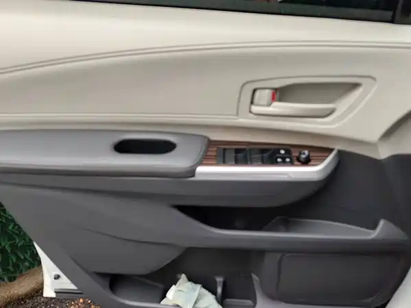 Toyota Granvia 2024