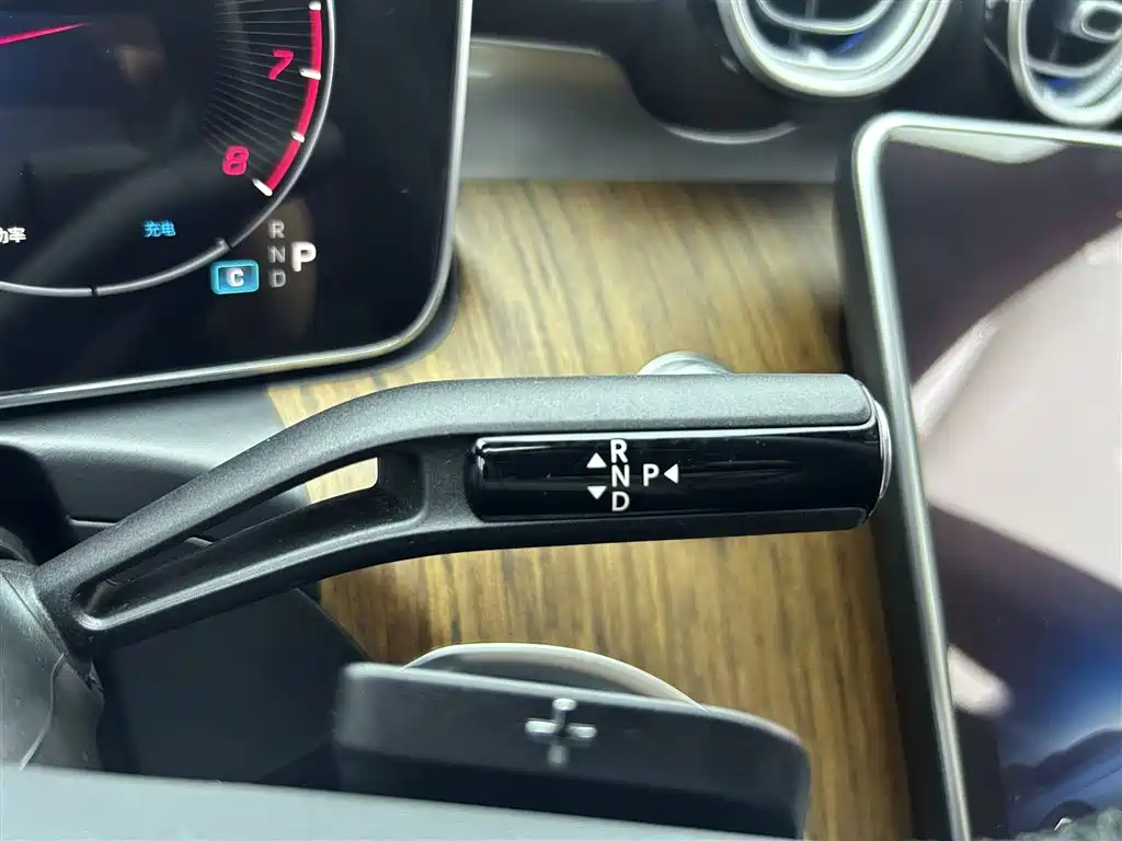 Mercedes-Benz C-Class 2023 — фото 17