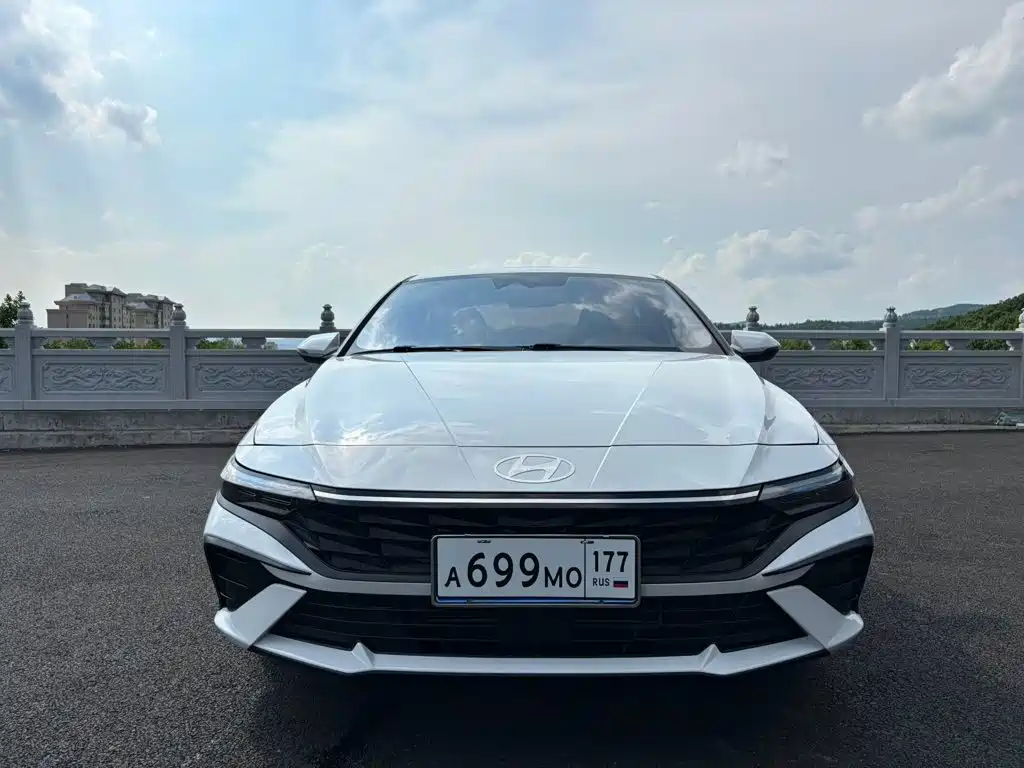 Hyundai Elantra 2024