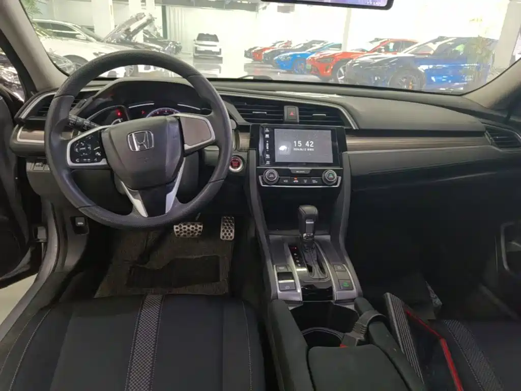 Honda Civic 2020 — фото 10