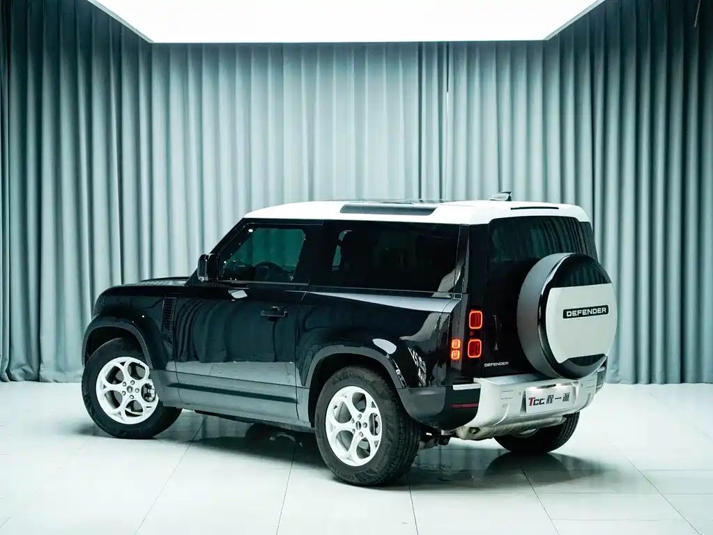 Land Rover Defender 2024 — фото 9