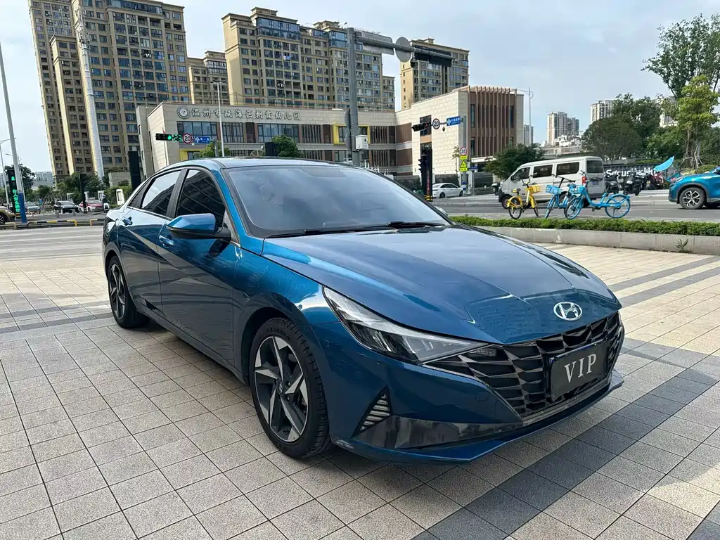 Hyundai Elantra 2022