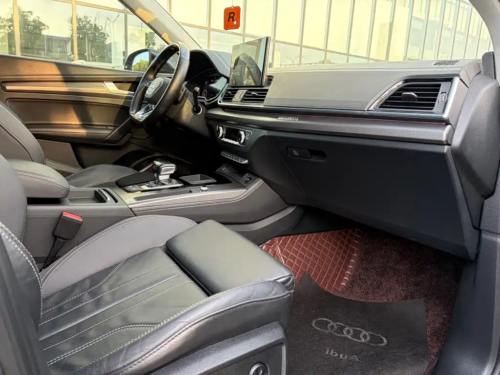 Audi Q5L 2022 — фото 11