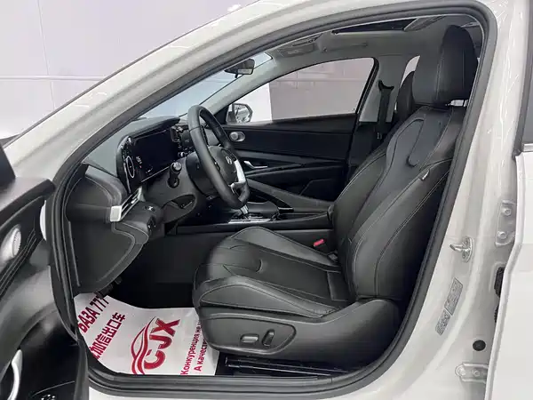 Hyundai Elantra 2024