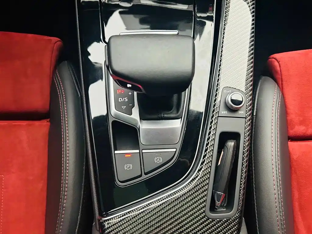 Audi A4L 2021 — фото 17