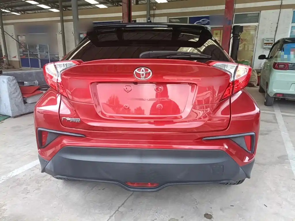 Toyota C-HR 2019 — фото 6