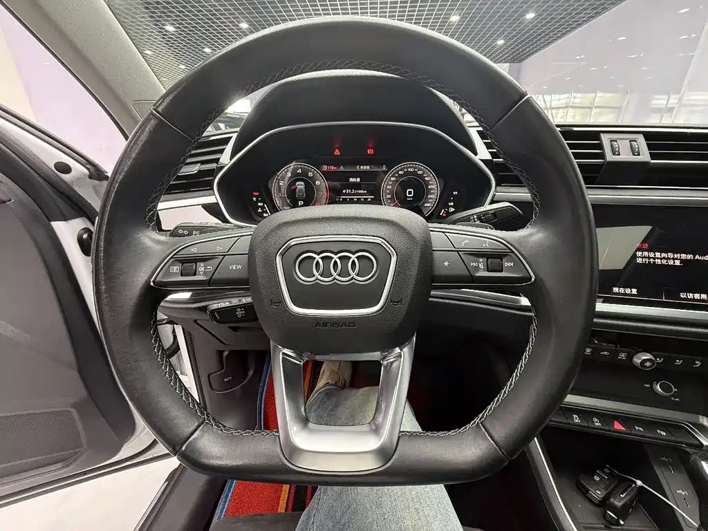 Audi Q3 2023 — фото 11