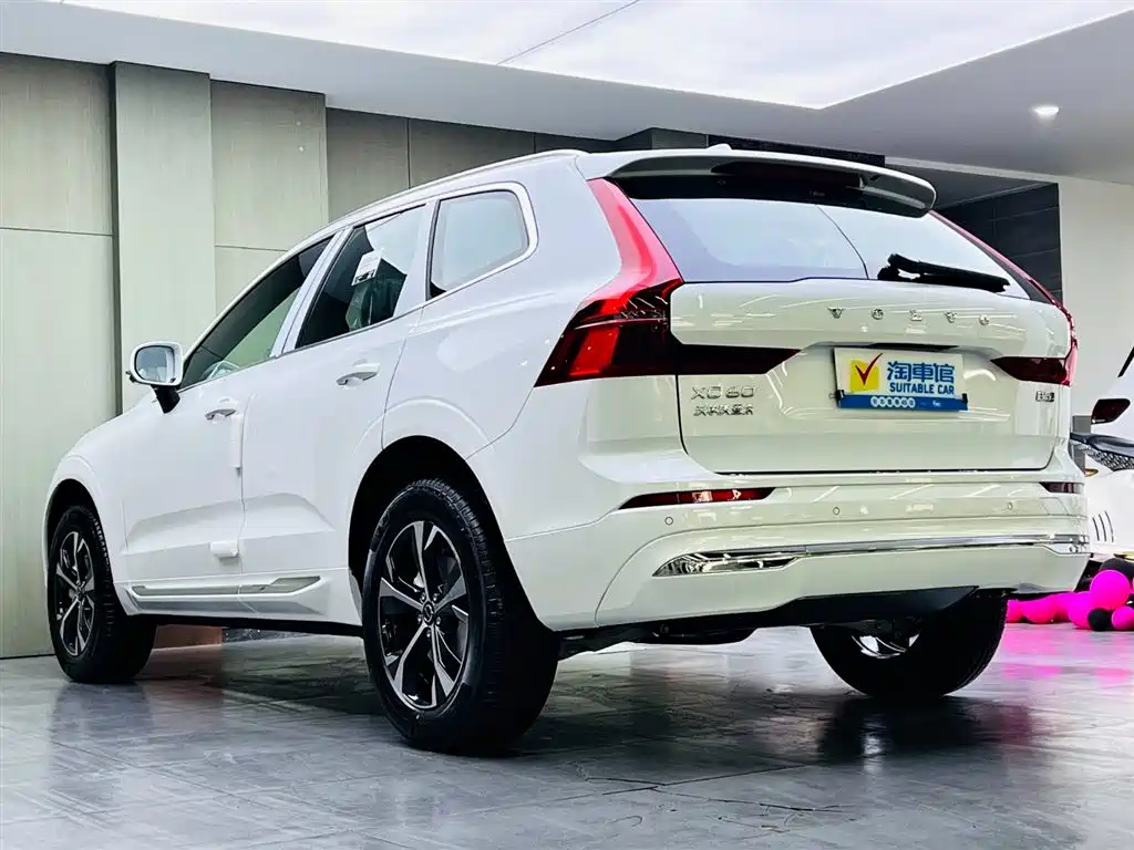 Volvo XC60 2026 — фото 6