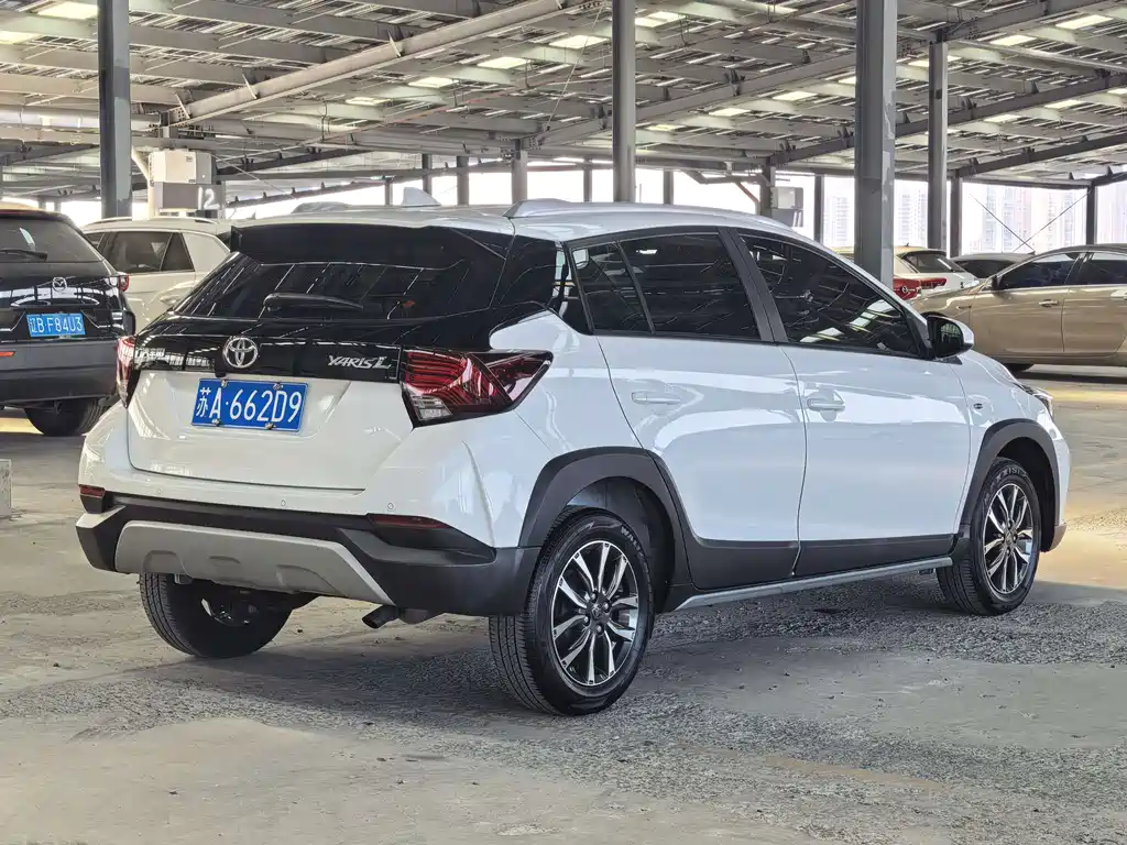 Toyota Yaris L 2022