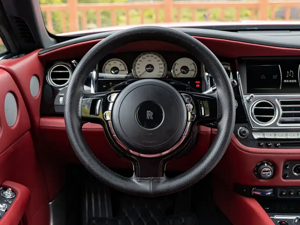 Rolls-Royce Wraith 2017 — фото 12