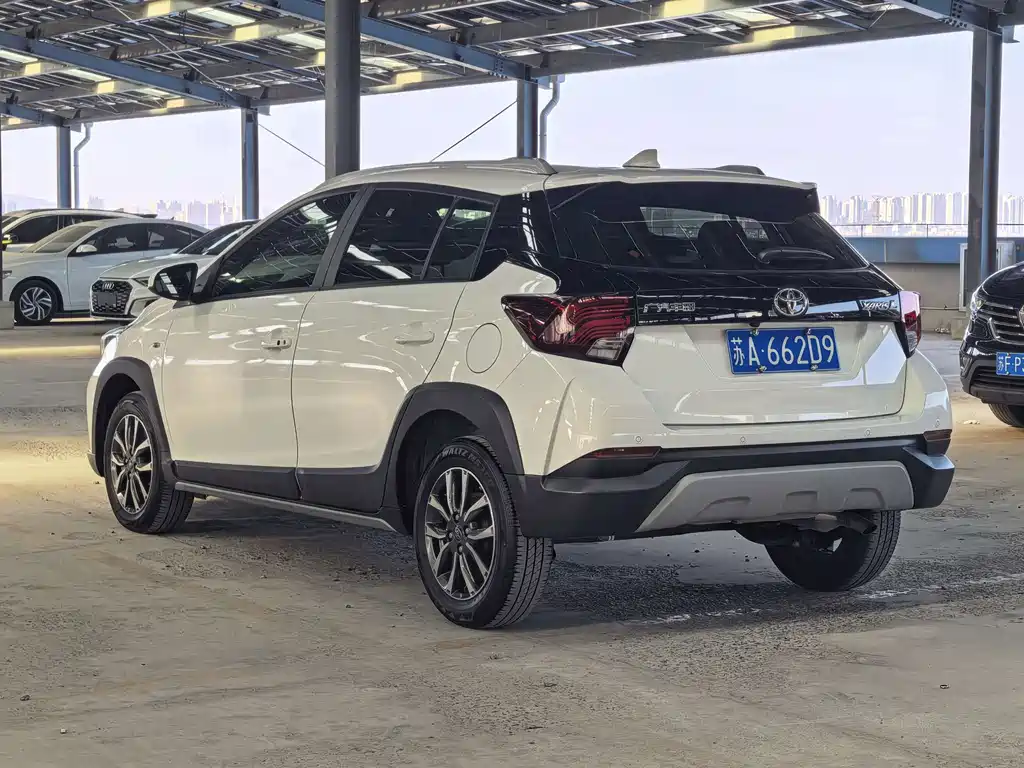 Toyota Yaris L 2022