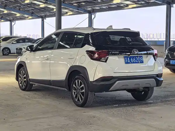 Toyota Yaris L 2022