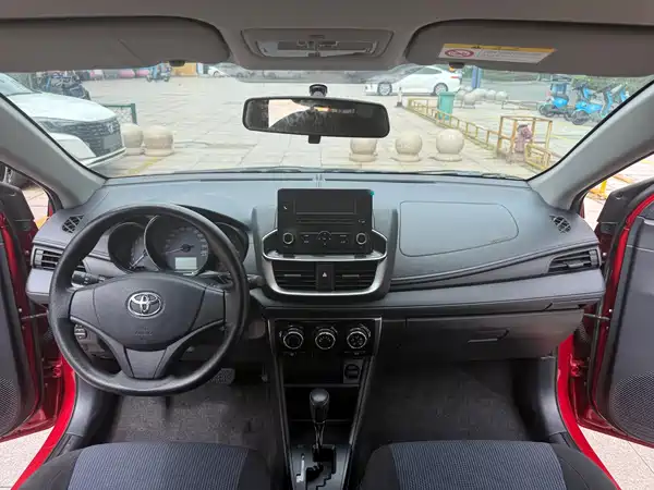 Toyota Yaris L 2020