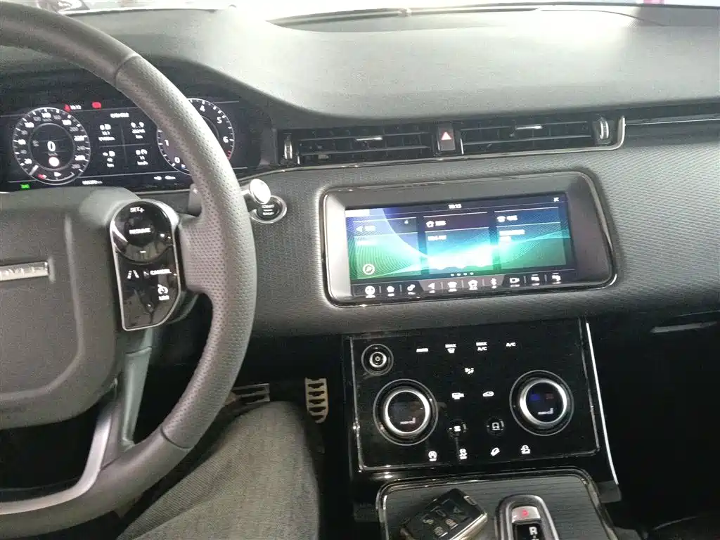 Land Rover Evoque 2021 — фото 10
