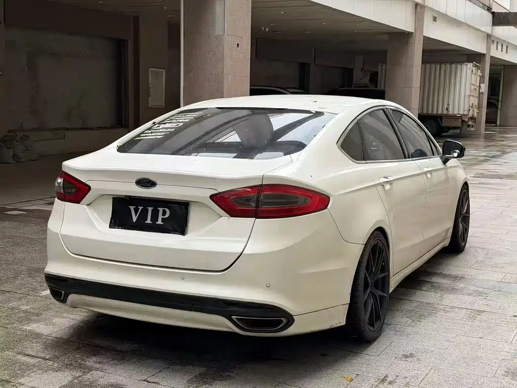 Ford Mondeo 2015 — фото 7