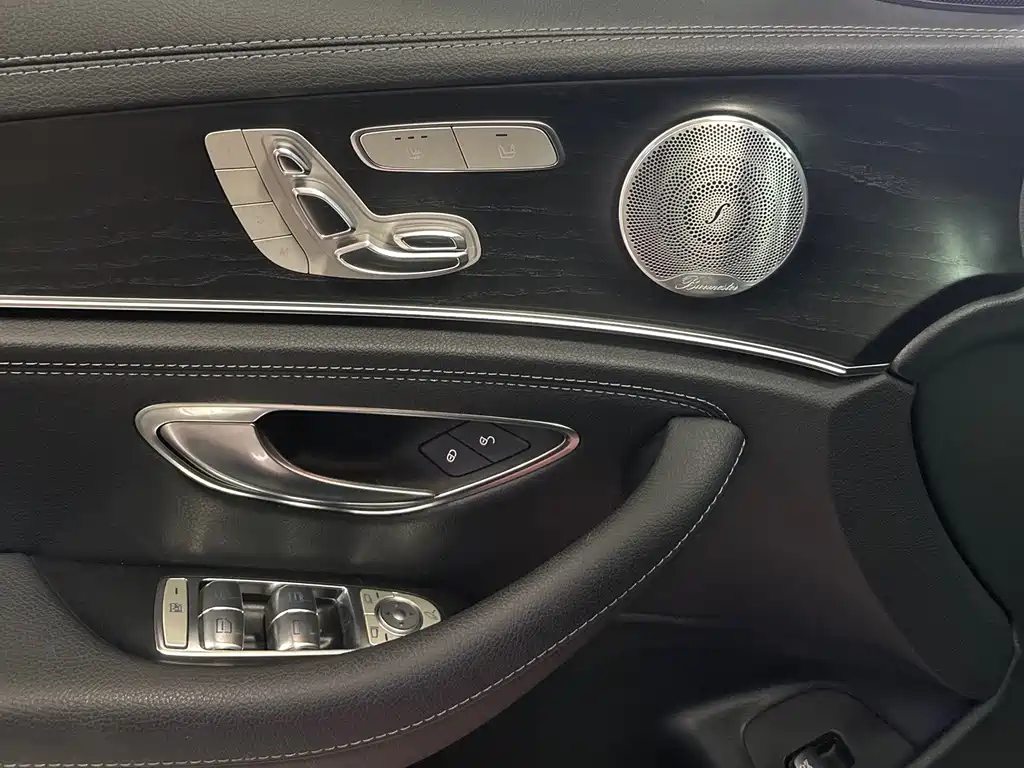 Mercedes-Benz E-Class 2019 — фото 11