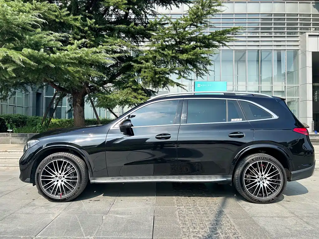 Mercedes-Benz GLC 2025
