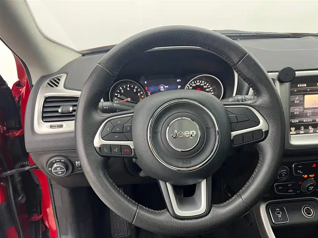 Jeep Compass 2018 — фото 6