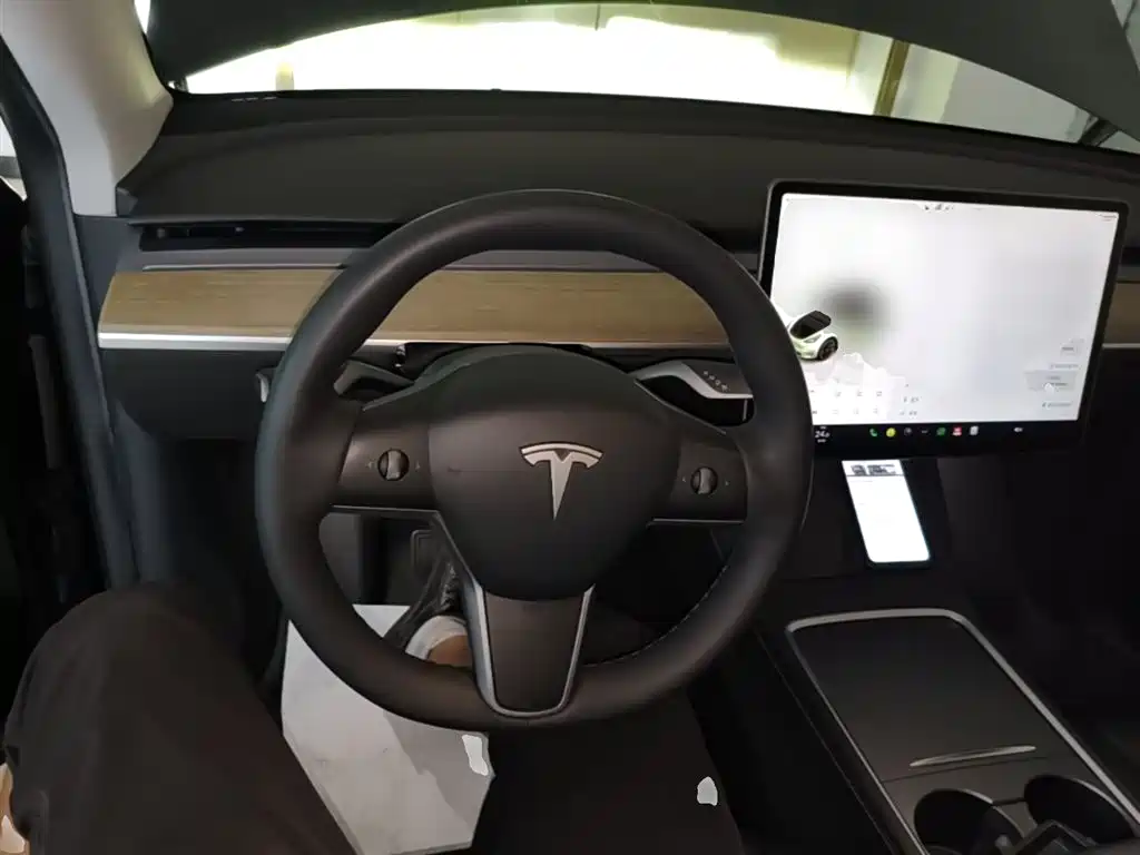 Tesla Model Y 2022 — фото 11