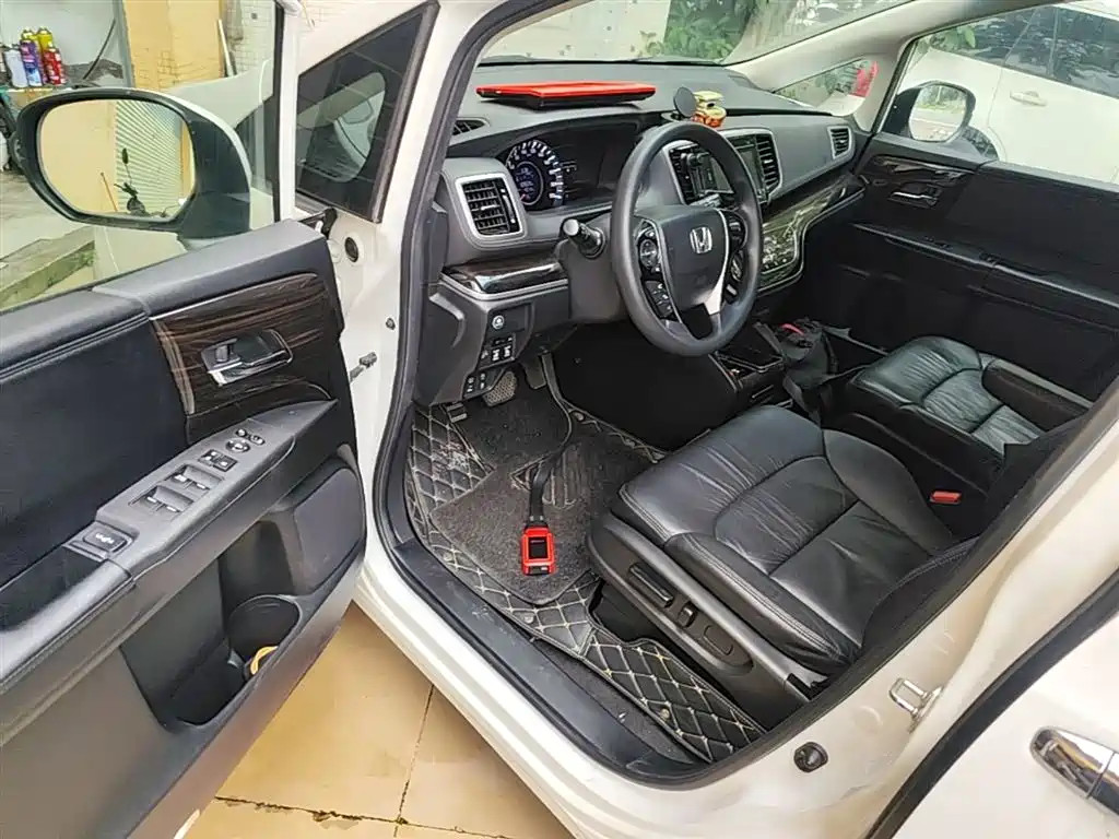 Honda Odyssey 2018 — фото 16