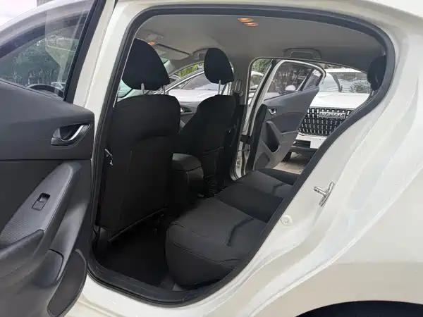 Mazda 3 Axela 2016