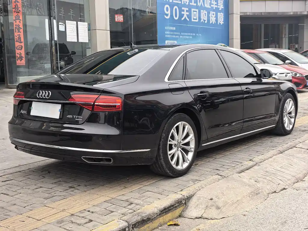 Audi A8 2015 — фото 15