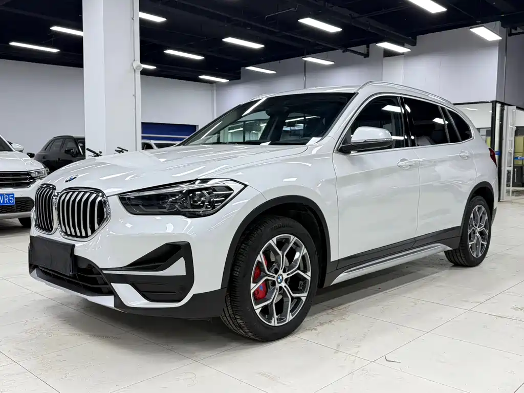 BMW X1 2022 — фото 1