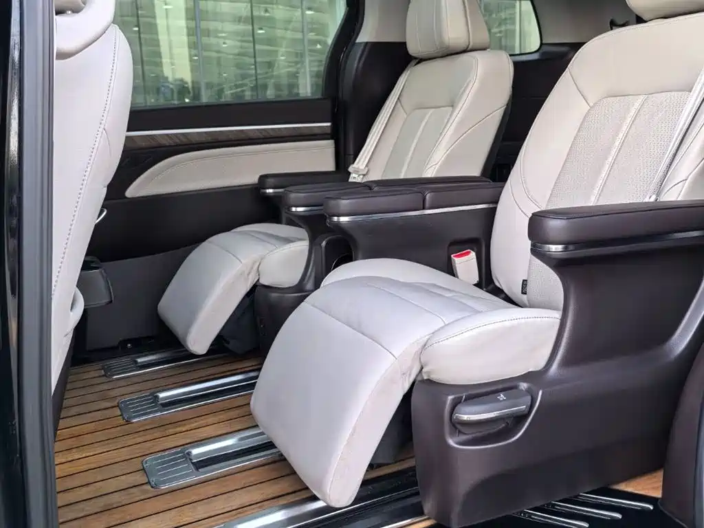 GAC Motor Trumpchi M8 2021 — фото 15