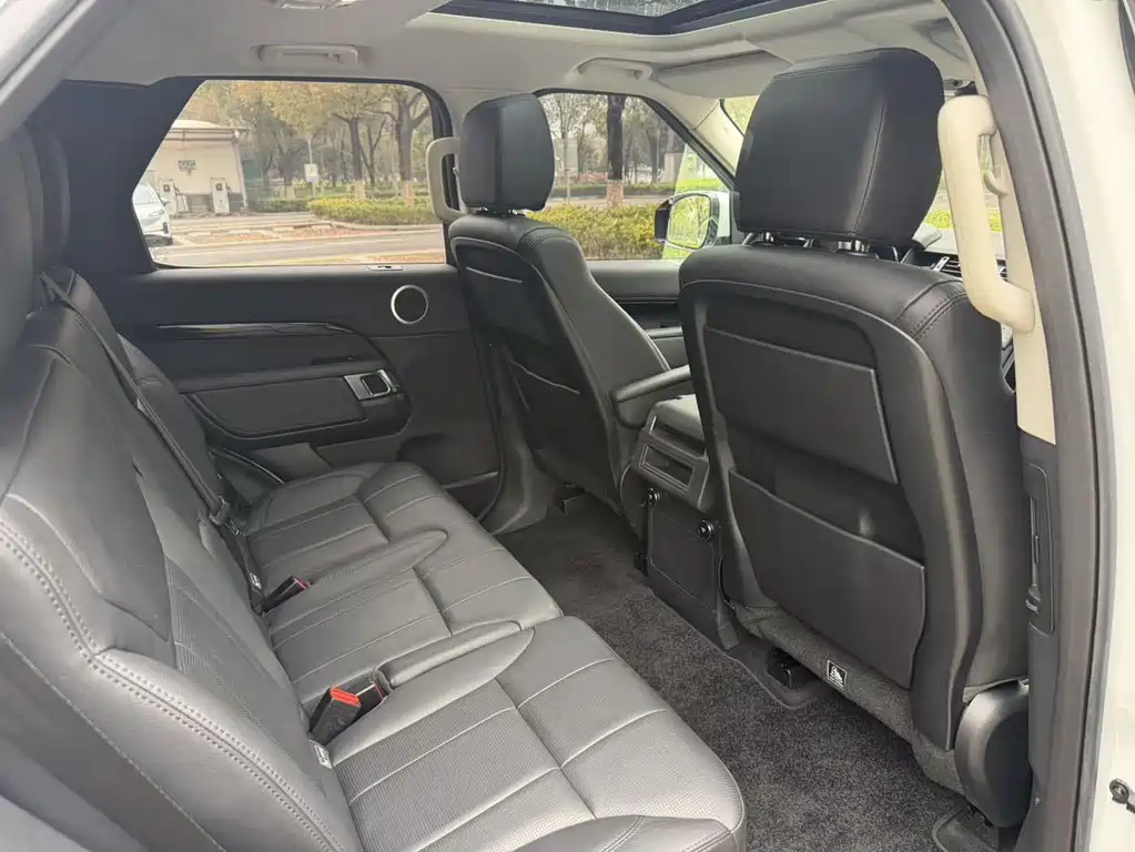 Land Rover Discovery 2019 — фото 14