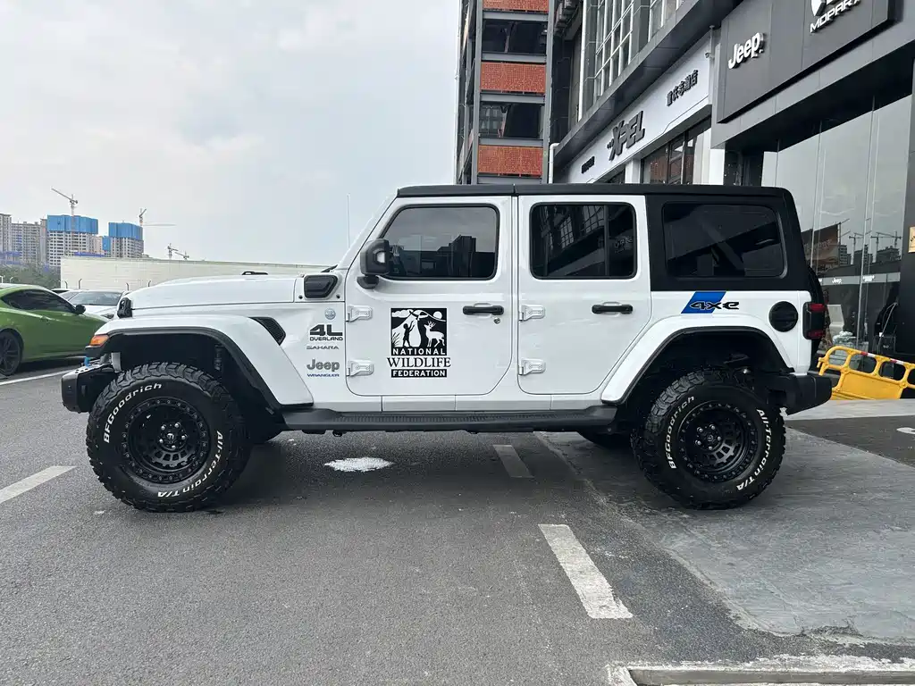 Jeep Wrangler New Energy 2023 — фото 4