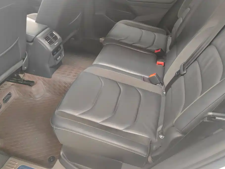 Volkswagen Tiguan L 2018 — фото 11