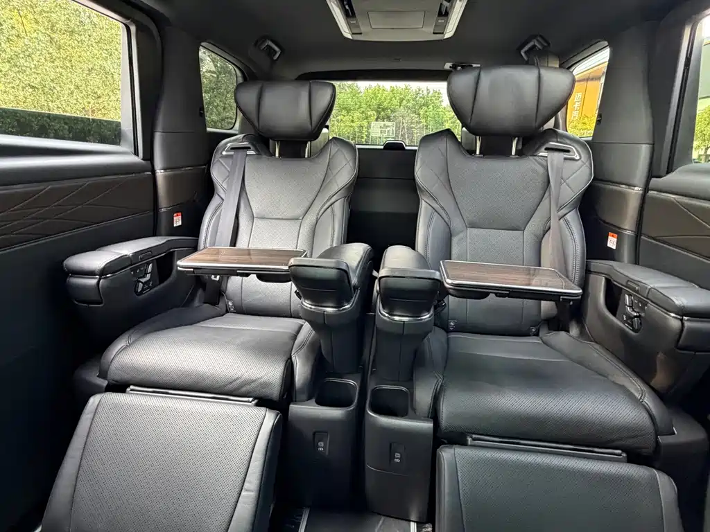Toyota Vellfire 2025 — фото 18