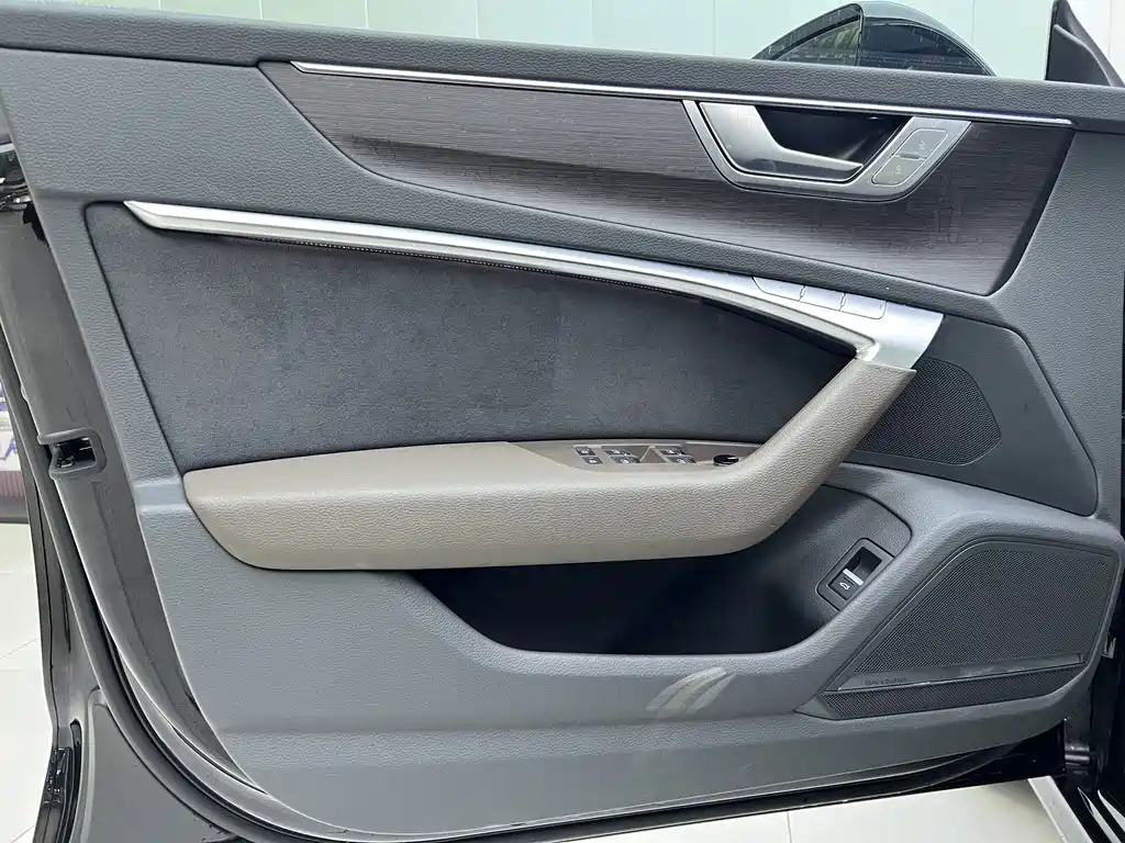 Audi A7L 2022 — фото 15