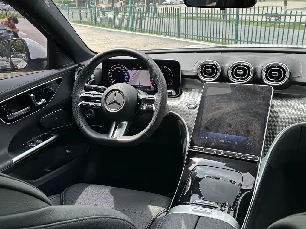 Mercedes-Benz C-Class 2024 — фото 15
