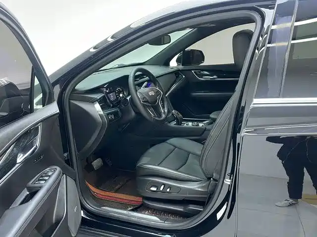 Cadillac XT5 2020 — фото 13
