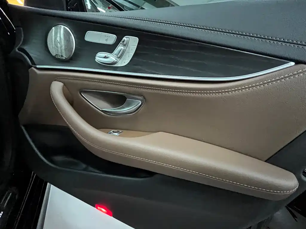 Mercedes-Benz E-Class 2023 — фото 14