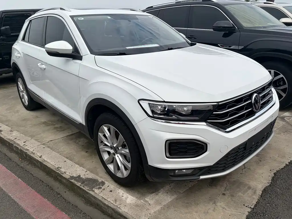 Volkswagen T-Roc 2023 — фото 3