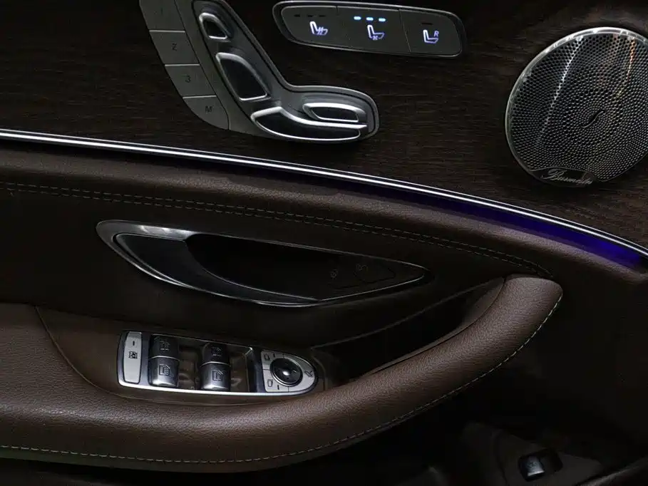 Mercedes-Benz E-Class 2023 — фото 19