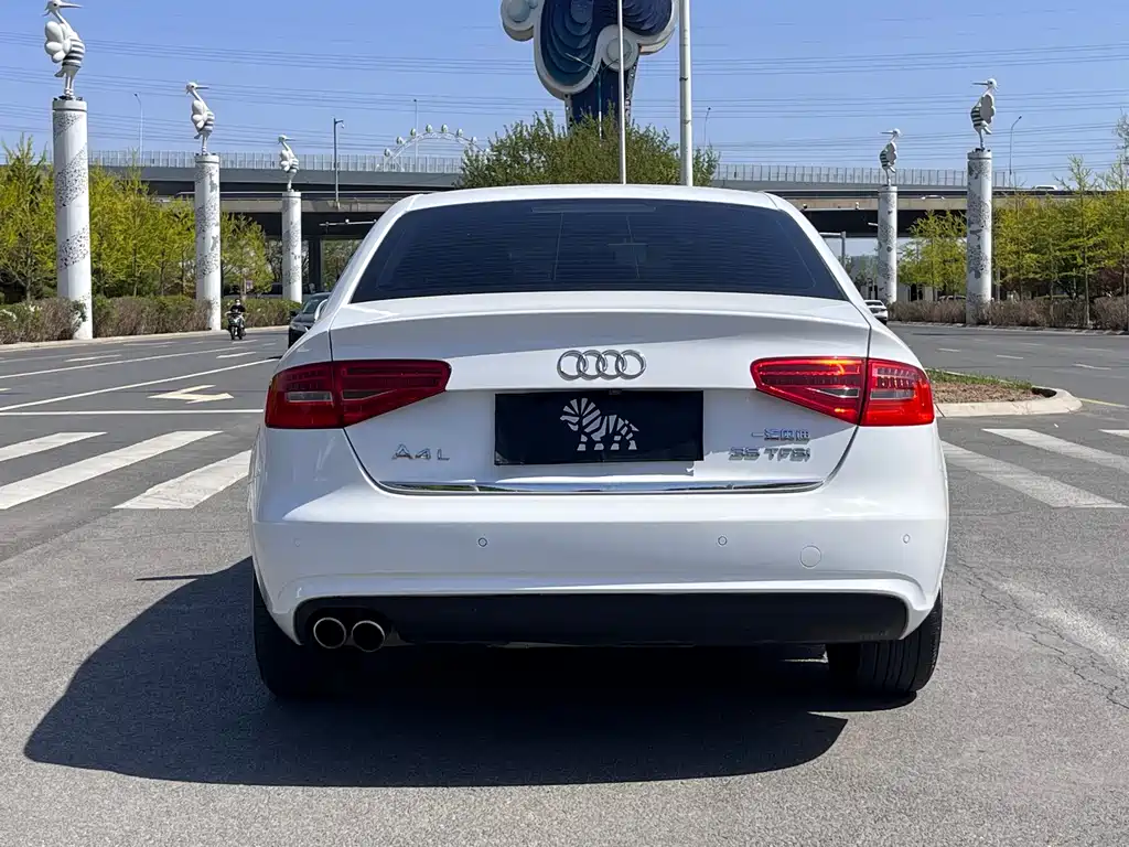 Audi A4L 2015 — фото 8
